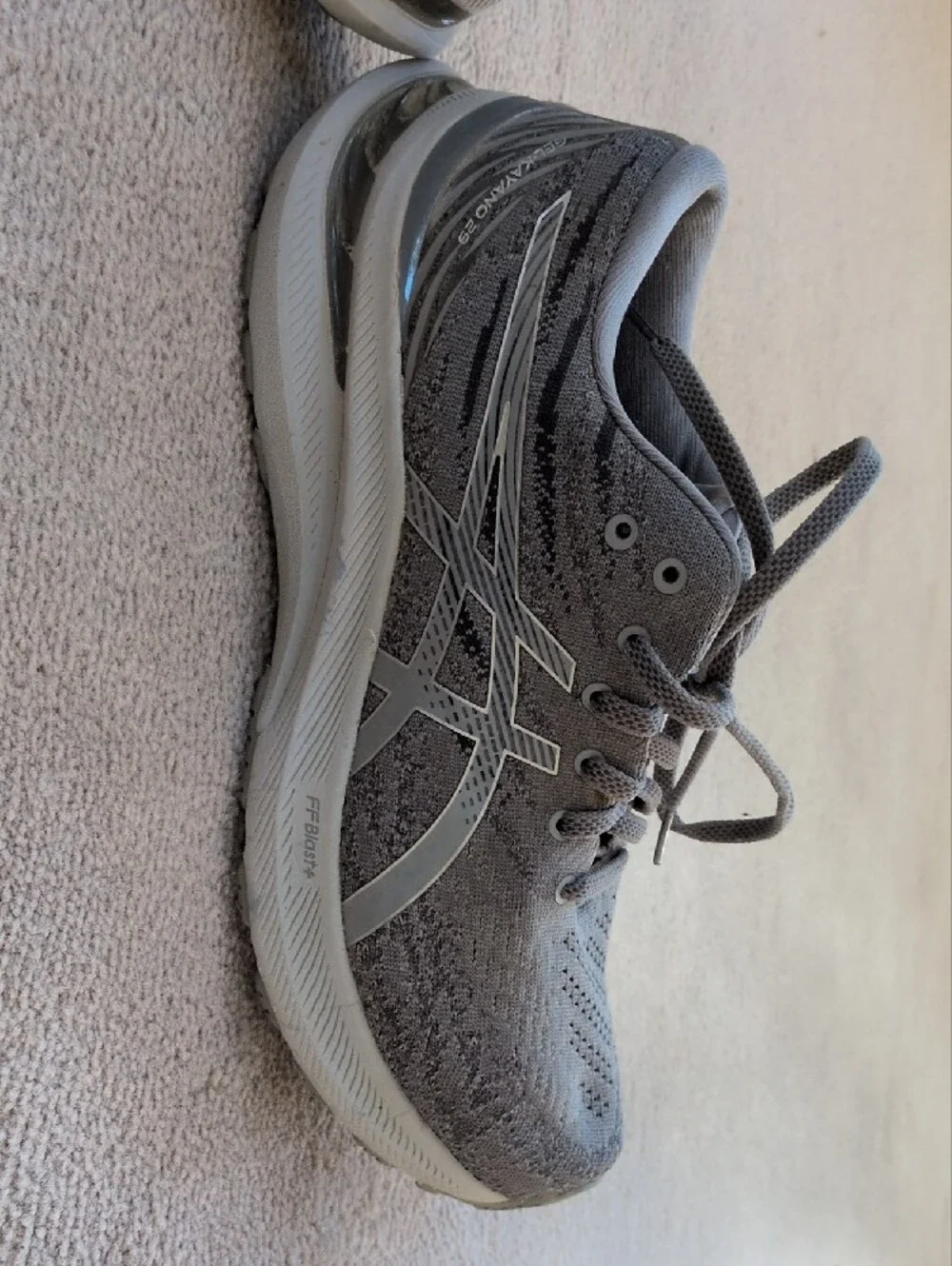 ASICS Gel Kayani 29 Women's Gray Athletic Running Shoes - Light Gray Knit